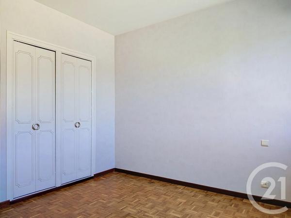 Appartement F3 à vendre  3 pièces - 82,70 m 2   FOIX  - 09