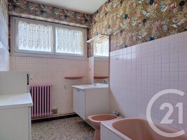 Appartement F3 à vendre  3 pièces - 82,70 m 2   FOIX  - 09