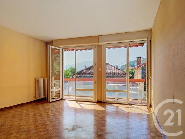Appartement F3 à vendre  3 pièces - 82,70 m 2   FOIX  - 09