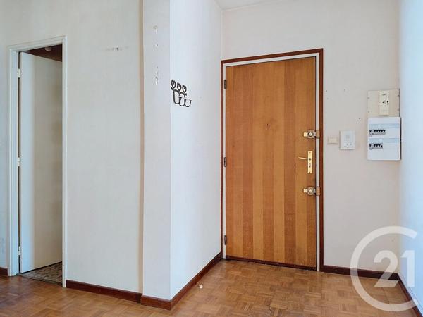 Appartement F3 à vendre  3 pièces - 82,70 m 2   FOIX  - 09