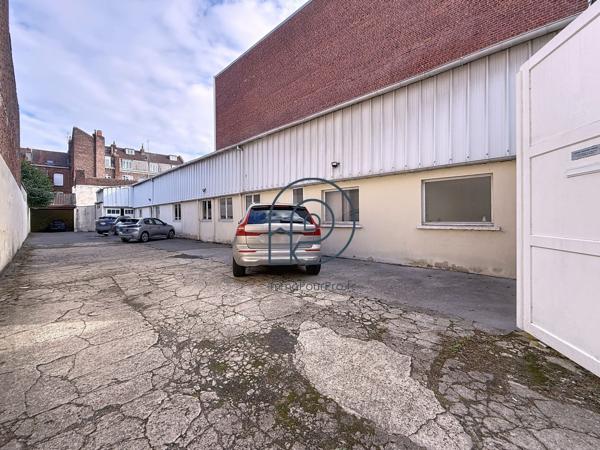 370 m2 de bureaux à rénover et 10 parkings extérieurs Lille centre