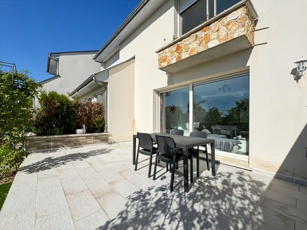 APPARTEMENT PROCHE CENTRE-VILLE AVEC JARDIN, CAVE ET BOX