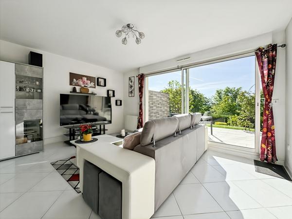 APPARTEMENT PROCHE CENTRE-VILLE AVEC JARDIN, CAVE ET BOX