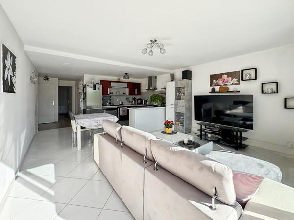 APPARTEMENT PROCHE CENTRE-VILLE AVEC JARDIN, CAVE ET BOX