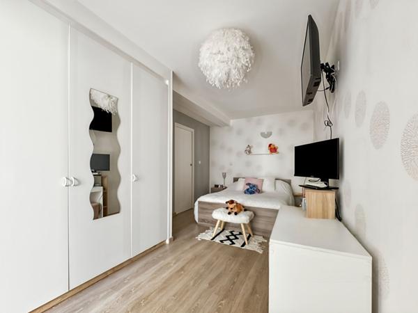 APPARTEMENT PROCHE CENTRE-VILLE AVEC JARDIN, CAVE ET BOX