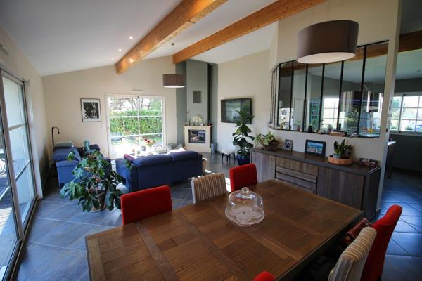 Magnifique maison, écologique, à Ambares et Lagrave