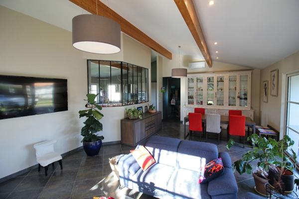 Magnifique maison, écologique, à Ambares et Lagrave