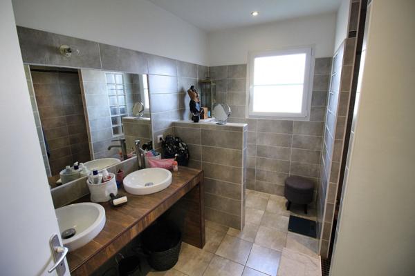 Magnifique maison, écologique, à Ambares et Lagrave