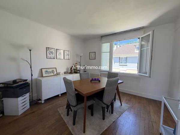 Vente                                                      Maison
                        
                     6 pièces                      110 m2                     à Sucy-en-Brie