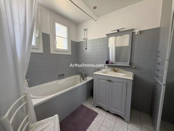 Vente                                                      Maison
                        
                     6 pièces                      110 m2                     à Sucy-en-Brie