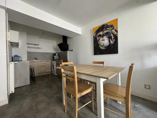 Location                                                      Appartement
                        
                     2 pièces                      40 m2                     à Dole