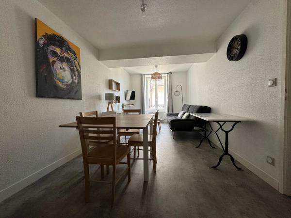 Location                                                      Appartement
                        
                     2 pièces                      40 m2                     à Dole