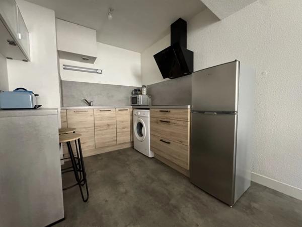 Location                                                      Appartement
                        
                     2 pièces                      40 m2                     à Dole