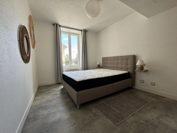 Location                                                      Appartement
                        
                     2 pièces                      40 m2                     à Dole