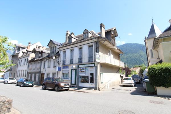 Immeuble
         9 pièces
        - 105 m² 428 400 € *