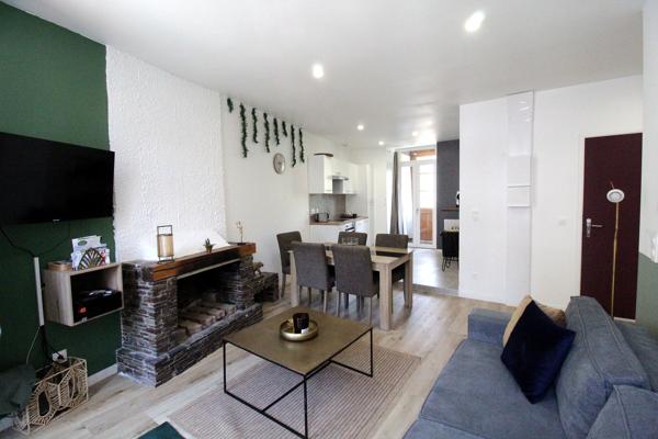 Immeuble
         9 pièces
        - 105 m² 428 400 € *