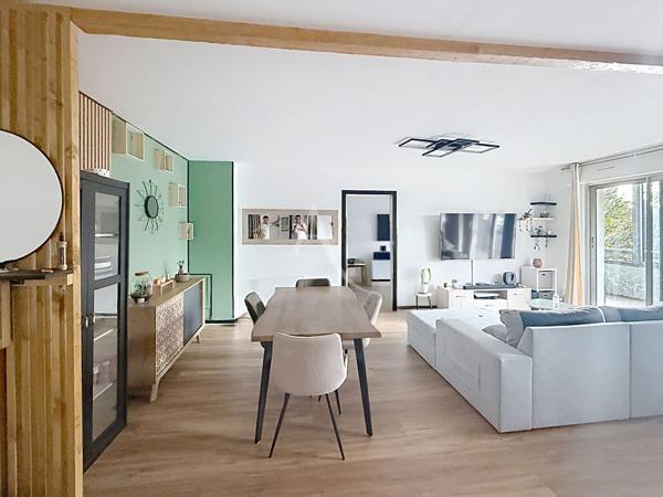 Pau, Appartement T4 ,3 chambres avec caves,garage