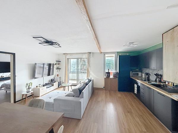 Pau, Appartement T4 ,3 chambres avec caves,garage