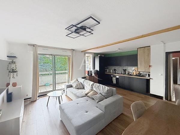 Pau, Appartement T4 ,3 chambres avec caves,garage