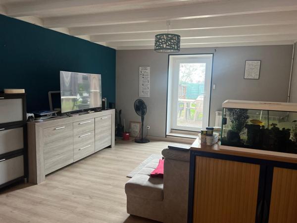 Maison de 200 m2, 4 chambres, bureau sur terrain de 540 m2.