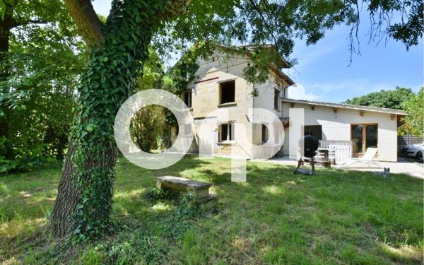 Maison à vendre    7 pièces •  Saint-Loubès