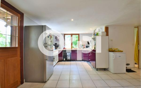 Maison à vendre    7 pièces •  Saint-Loubès