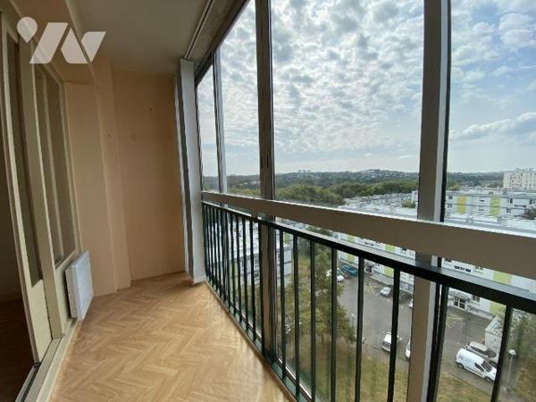 À deux pas des facultés et du restaurant universitaire, au c?ur du secteur de Bellevue, découvr...