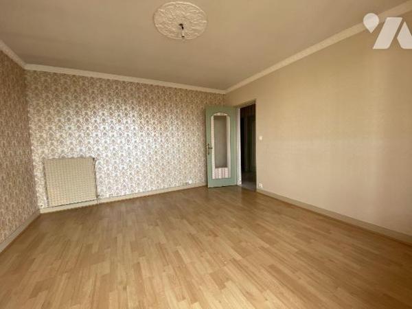 À deux pas des facultés et du restaurant universitaire, au c?ur du secteur de Bellevue, découvr...