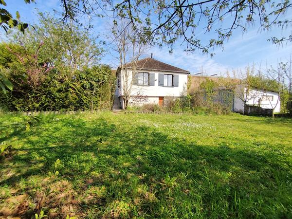 Maison Saint Pierre Des Corps proche commodité, fil bleu, gare TGV, école, collège, lycée, commerce, tram