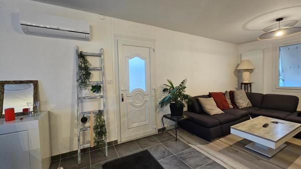 Maison rénovée avec hangar – Proche commerces NOYANT (49)