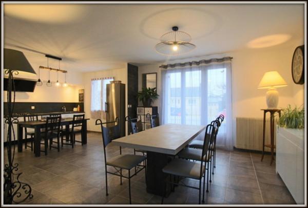 Maison rénovée avec hangar – Proche commerces NOYANT (49)