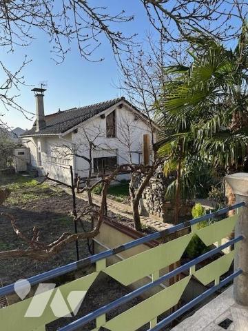 Secteur Neufchâtel, Ensemble immobilier composé de 2 maisons et un jardin 