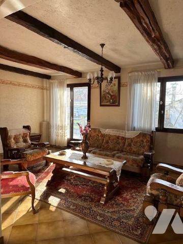 Secteur Neufchâtel, Ensemble immobilier composé de 2 maisons et un jardin 