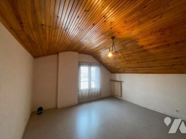 Secteur Neufchâtel, Ensemble immobilier composé de 2 maisons et un jardin 