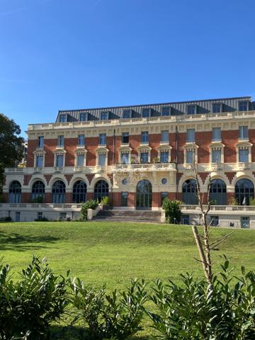 Appartement 5 pièce(s) 91 m2 €920 000 ** - Référence 13127