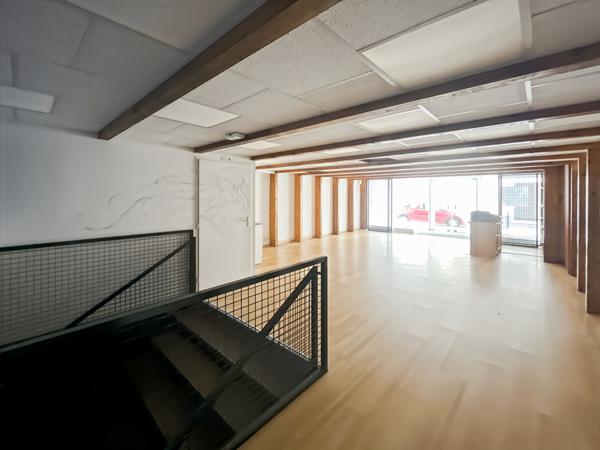 Local commercial 78 m² avec réserve et entre-sol de 30 m² ? Emplacement central à Challans