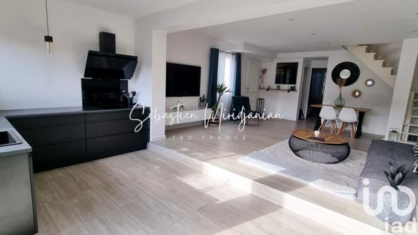 Maison traditionnelle 4 pièces de 89 m² à Hyères (83400)