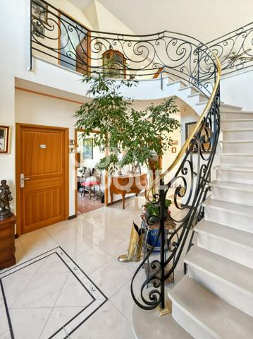 Maison spacieuse 8 pièces à vendre à Fontenay-Trésigny