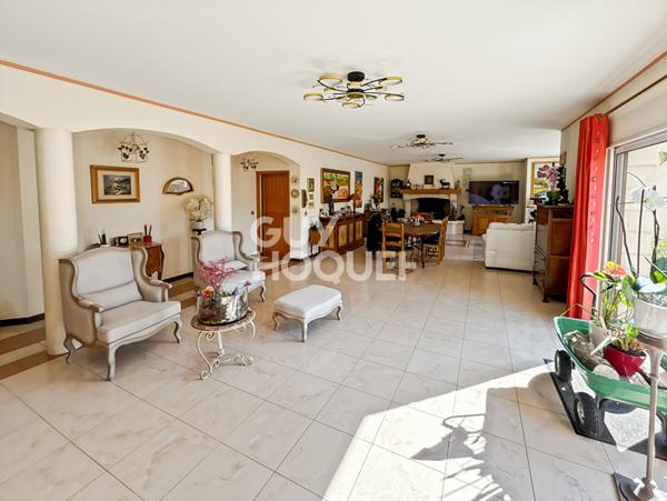 Maison spacieuse 8 pièces à vendre à Fontenay-Trésigny