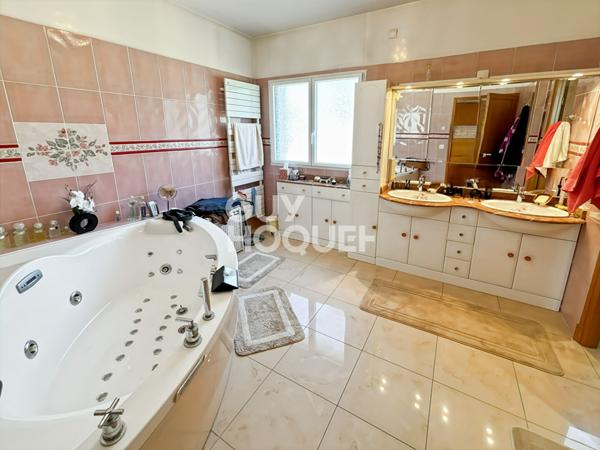 Maison spacieuse 8 pièces à vendre à Fontenay-Trésigny