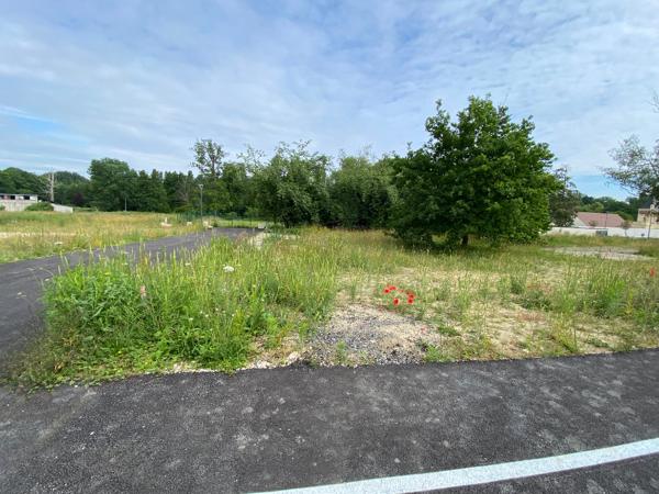 Terrain à batir de 765 m2