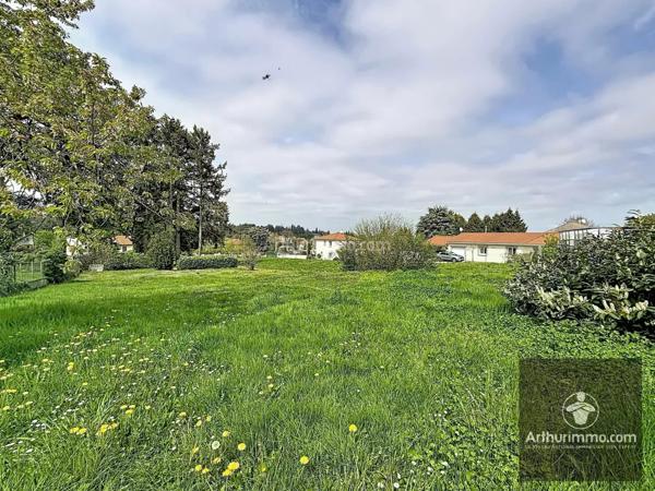 Vente Terrain 736 m2 à Commelle-Vernay