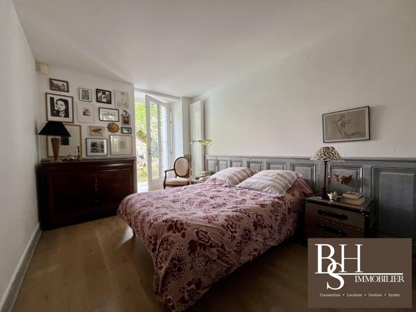 POITIERS, Blossac, appartement d'exception avec jardin, piscine et place de parking