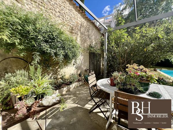 POITIERS, Blossac, appartement d'exception avec jardin, piscine et place de parking