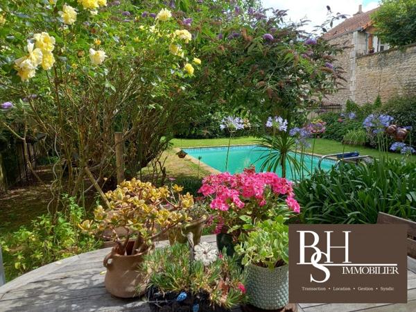 POITIERS, Blossac, appartement d'exception avec jardin, piscine et place de parking