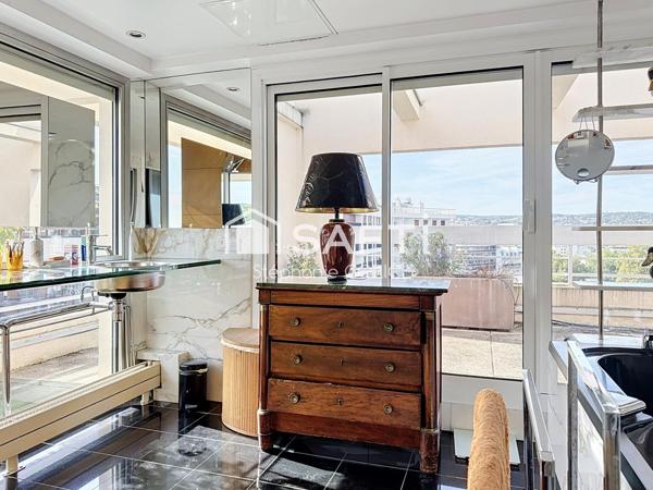 Appartement d’exception 10ème et dernier étage avec terrasse de 74 m² et vue panoramique à 270°