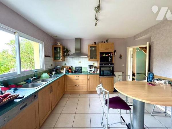 GUIPAVAS - COATAUDON. Maison familiale 150 m². 6 chambres. Terrain 897 m². Tram à pied.

Dans...