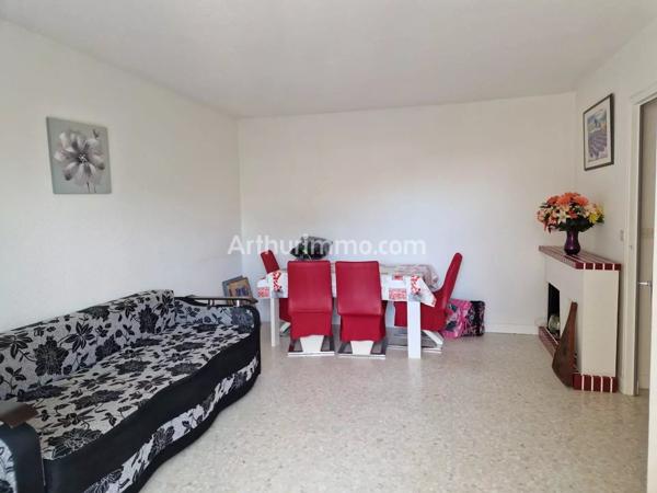 Vente                                                      Appartement
                        
                     2 pièces                      42 m2                     à Sainte-Maxime