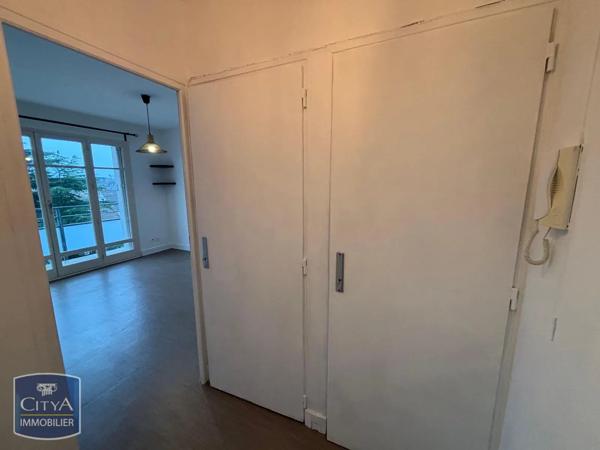 Appartement à louer 1 pièce 26.78m² Saint-Pryvé-Saint-Mesmin (45750)