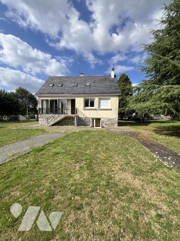 MAISON BOURG DE PLEUCADEUC 4 CHAMBRES - 1 SOUS SOL - TERRAIN 840 M2